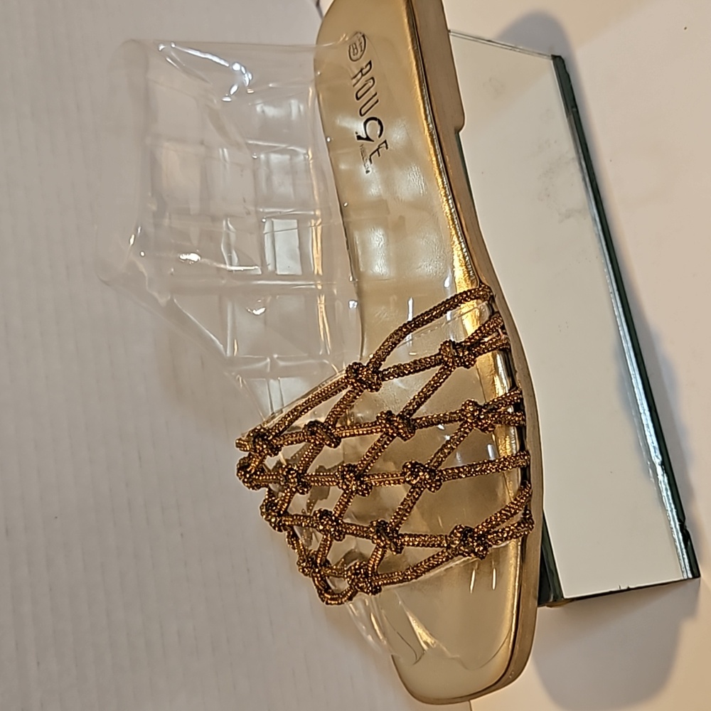 (NWT) ROUGE SANDALS - Picture 4 of 4